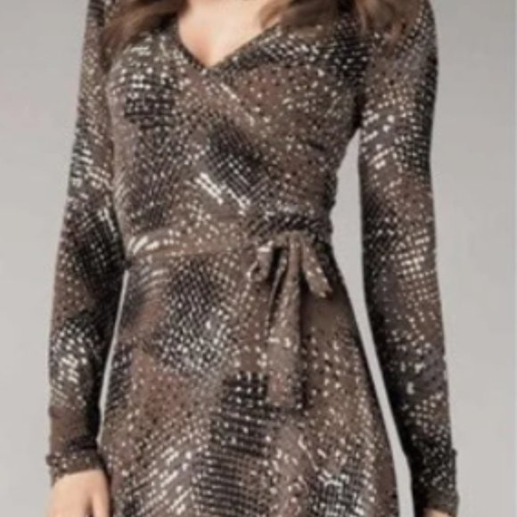 Cabi Long Sleeve Dot Wrap Dress | Size Small - Picture 2 of 13